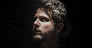 O MECANISMO :: SELTON MELLO É AGENTE EM BUSCA DE JUSTIÇA NO PRIMEIRO TRAILER DA NOVA SÉRIE ORIGINAL BRASILEIRA DA NETFLIX o-mecanismo